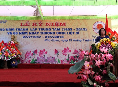 Во Вьетнаме празднуют 68-ю годовщину Дня инвалидов войны и павших фронтовиков - ảnh 1